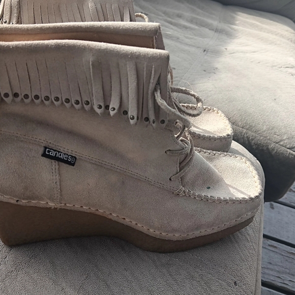 CANDIE'S SUEDE FRINGE ANKLE BOOTIES - Picture 2 of 3